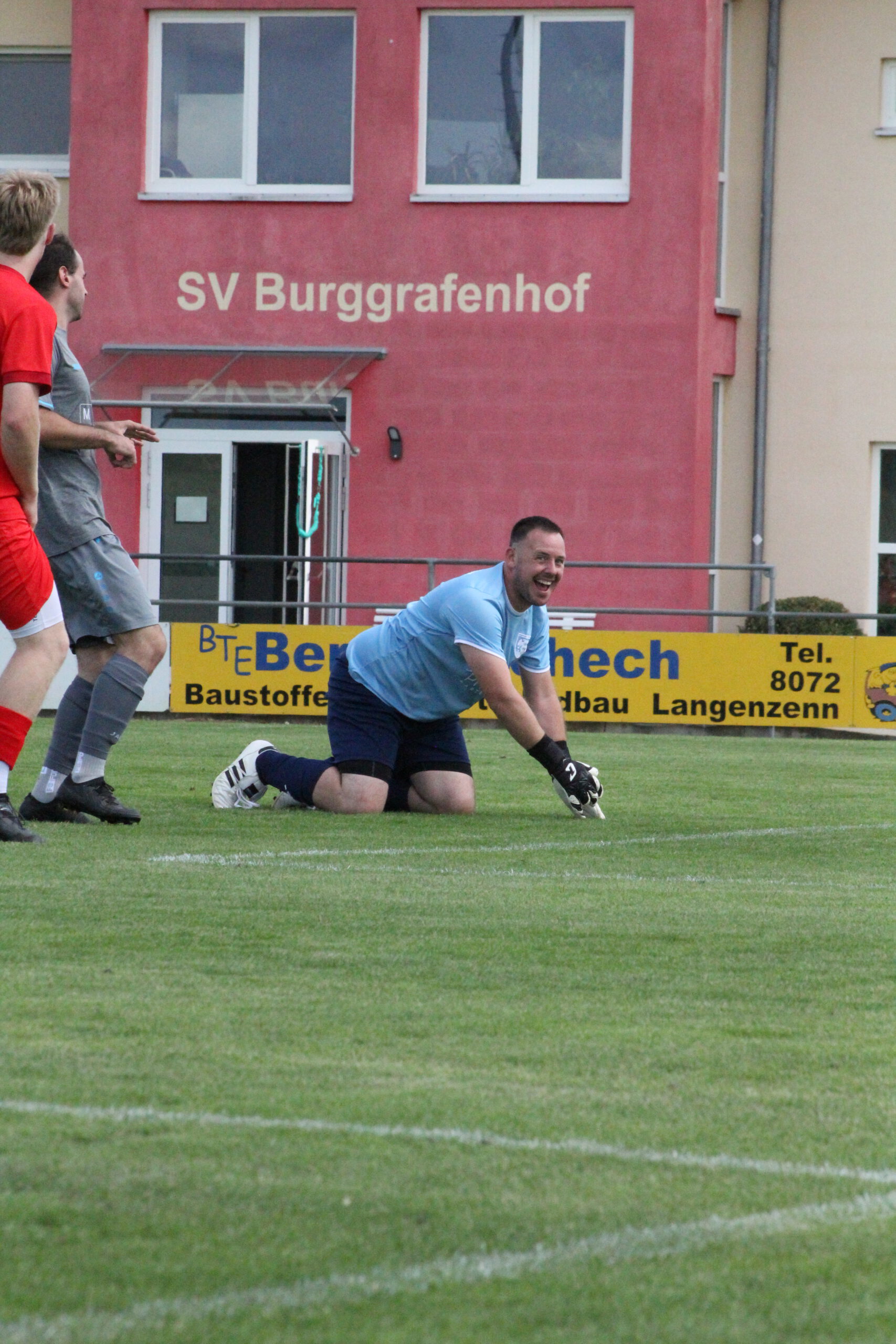 Zweite gewinnt erneut. Macht es aber wieder spannend